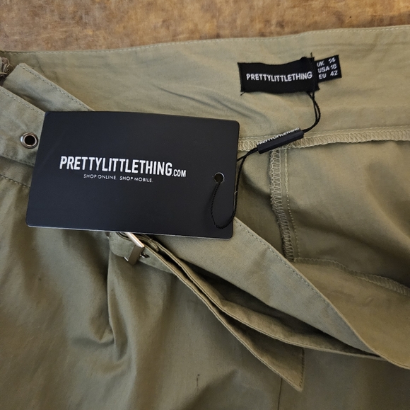 NWT Pretty Little Thing 100% Cotton Pleated Wide Leg Olive Green Pants Size 14 - Picture 6 of 7